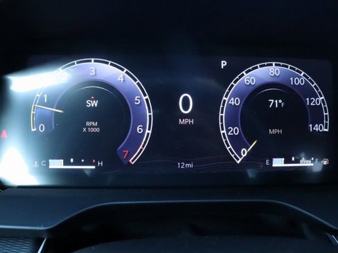 New 2025 Jeep Grand Cherokee Altitude image 4