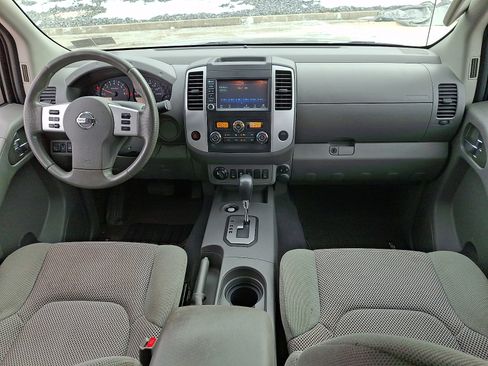 Used 2020 Nissan Frontier SV image 15