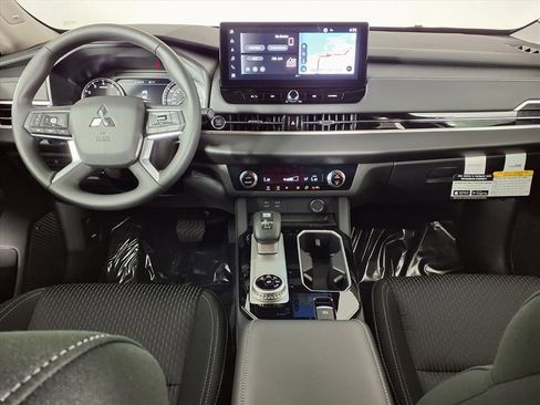 New 2026 Mitsubishi Outlander ES image 12