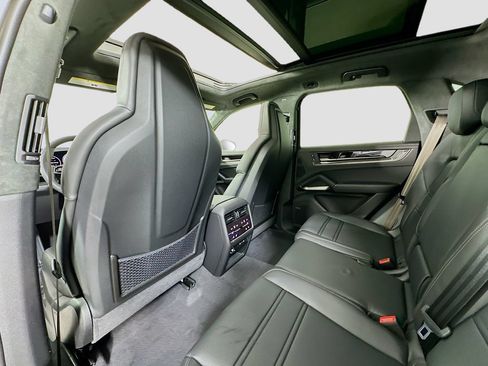 New 2026 Porsche Cayenne Turbo AWD/4WD image 24