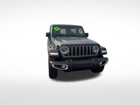 Used 2024 Jeep Wrangler Unlimited Sahara AWD/4WD image 40