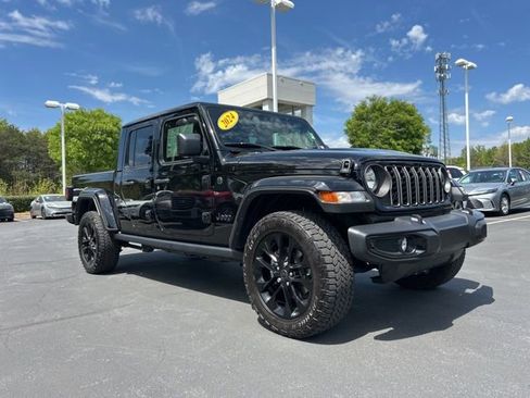 Used 2024 Jeep Gladiator Sport image 4