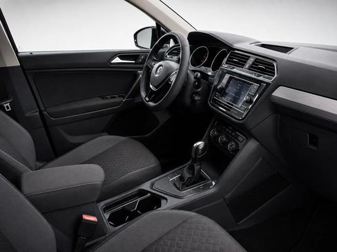 Used 2020 Volkswagen Tiguan S FWD image 18