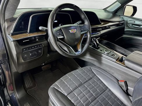 Used 2023 Cadillac Escalade Sport Platinum w/ LPO, ONYX Package image 7