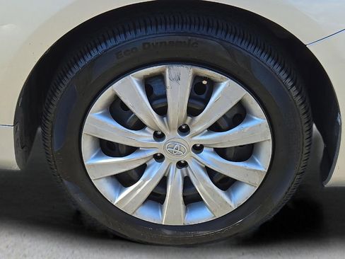 Used 2013 Toyota Corolla LE image 11