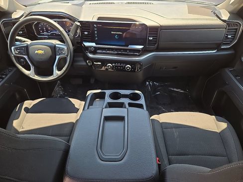 Used 2025 Chevrolet Silverado 1500 LT AWD/4WD image 16