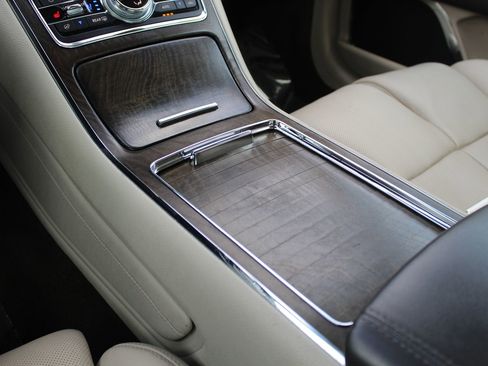 Used 2020 Lincoln Continental Reserve AWD/4WD image 19