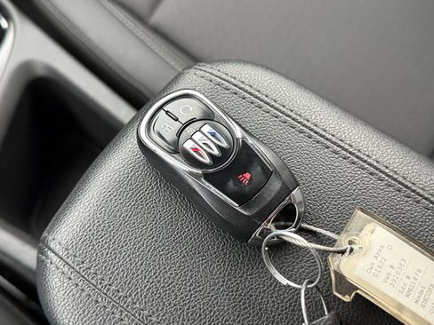 Used 2025 Buick Encore GX Preferred FWD image 21