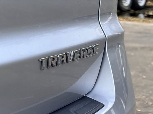 Used 2017 Chevrolet Traverse LT image 28