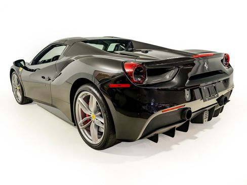 Used 2018 Ferrari 488 Spider RWD image 4
