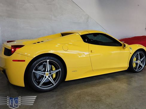 Used 2015 Ferrari 458 Spider RWD image 47