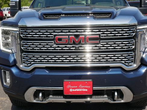 Used 2022 GMC Sierra 3500 Denali w/ Denali Ultimate Package AWD/4WD image 8