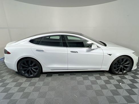 Used 2021 Tesla Model S Long Range Plus AWD/4WD image 2