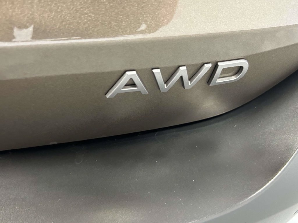 Used 2025 Nissan Kicks S AWD/4WD image 10