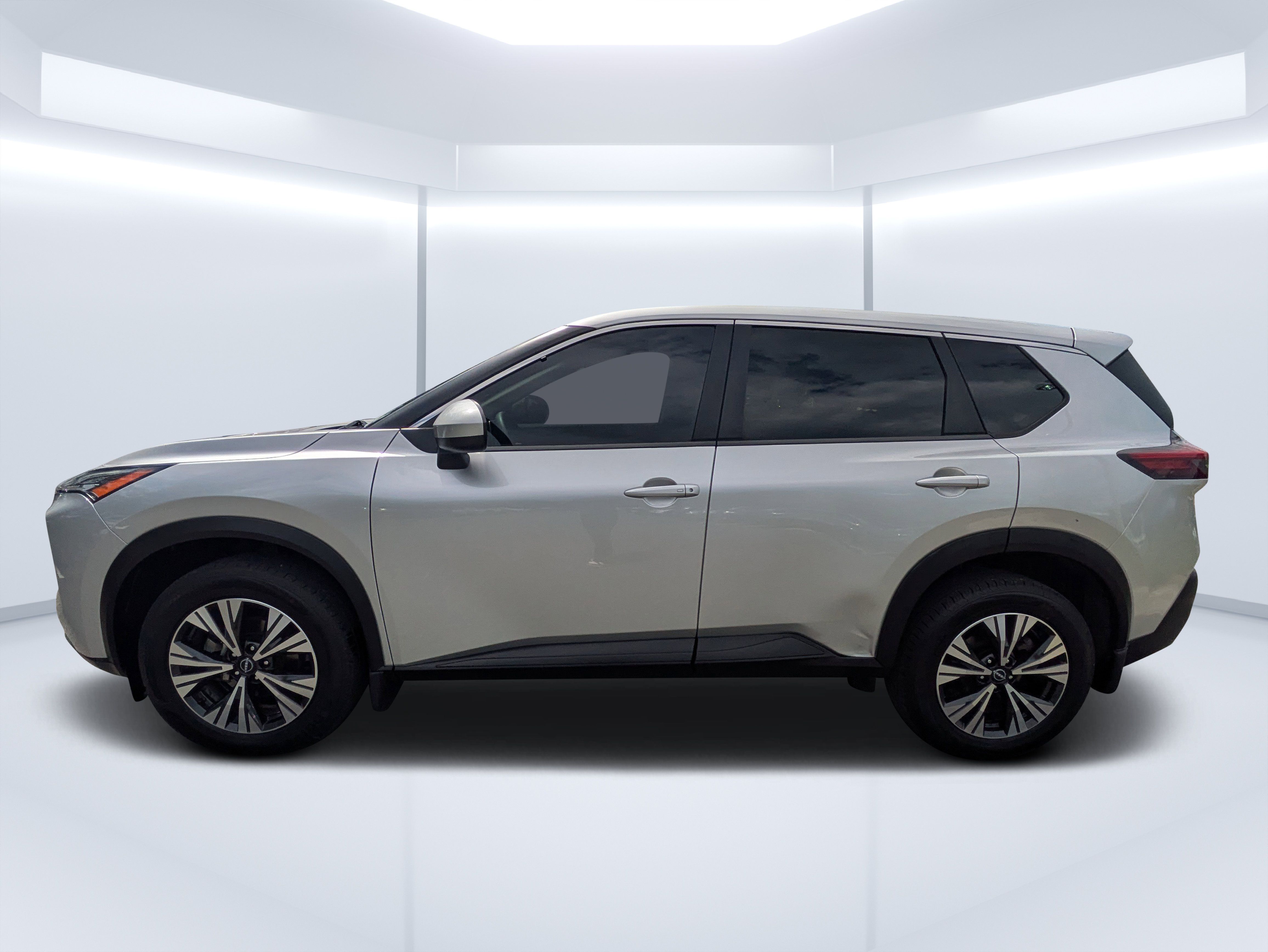 Used 2023 Nissan Rogue SV FWD image 6