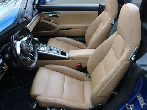 Used 2018 Porsche 718 Boxster image 5