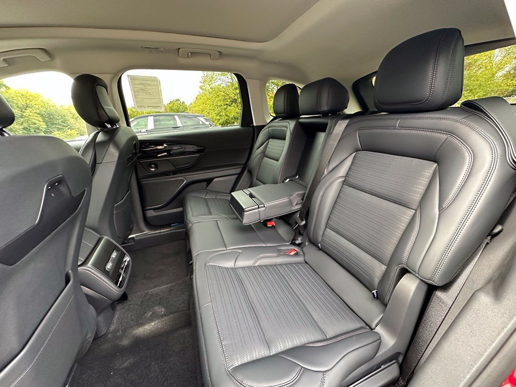New 2026 Lincoln Nautilus Reserve AWD/4WD image 18