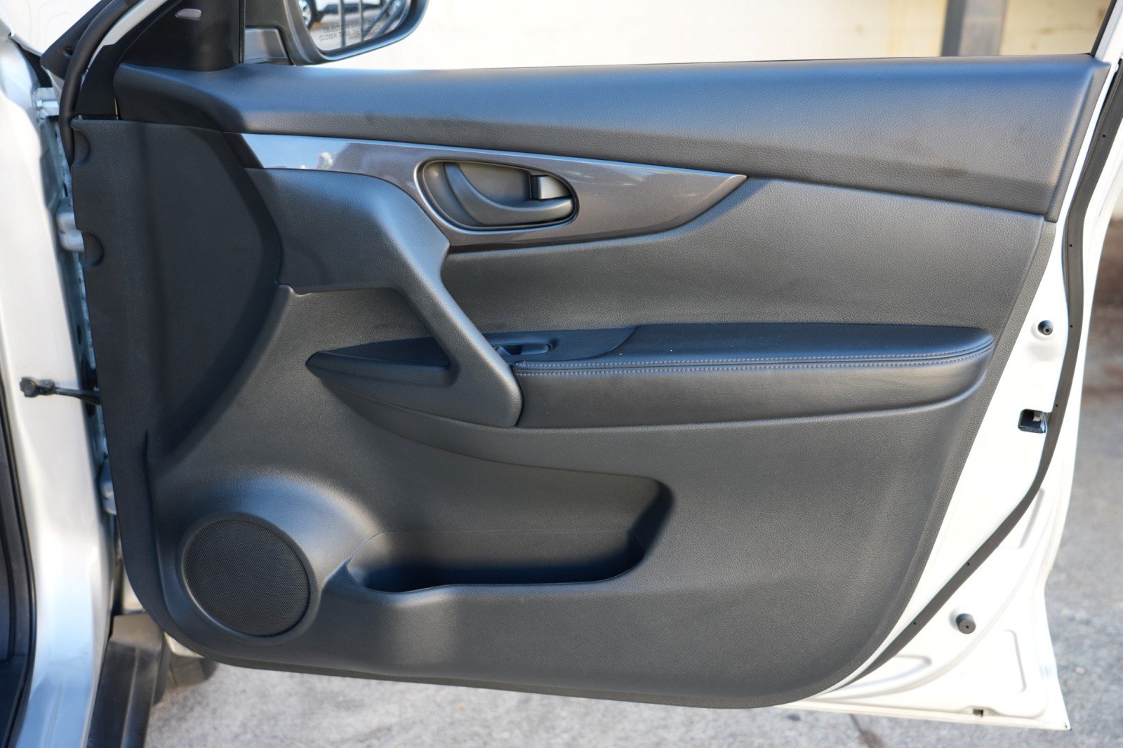 Used 2019 Nissan Rogue S FWD image 36