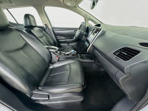 Used 2014 Nissan Leaf SL w/ Premium Package FWD image 34