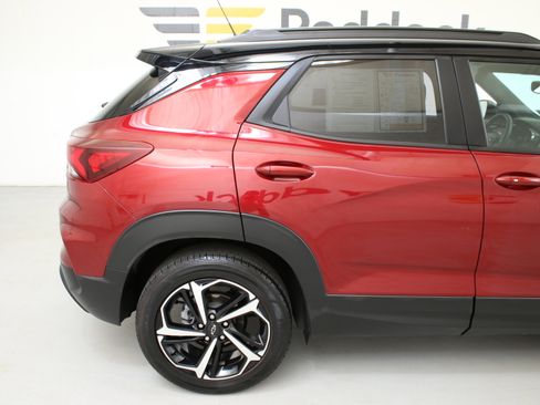 Used 2023 Chevrolet TrailBlazer RS w/ Sun and Liftgate Package FWD image 10