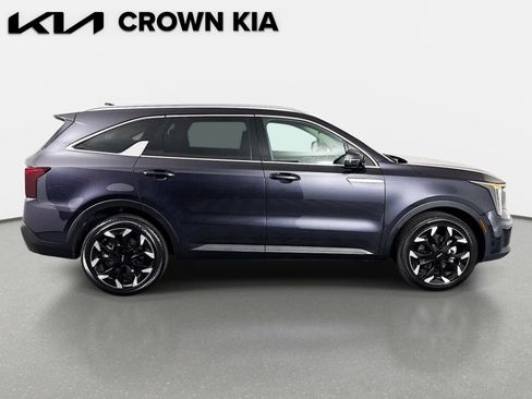 Certified 2025 Kia Sorento EX FWD image 4