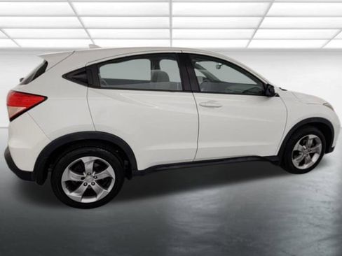 Used 2017 Honda HR-V LX image 8