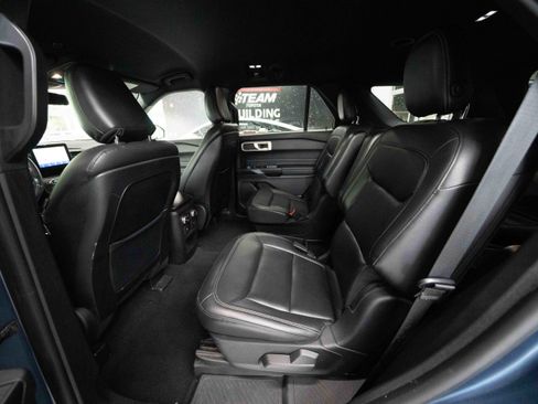 Used 2020 Ford Explorer XLT w/ Equipment Group 202A AWD/4WD image 23