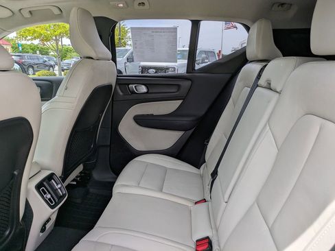Certified 2023 Volvo XC40 B5 Plus w/ Climate Package AWD/4WD image 14