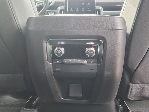 New 2026 GMC Yukon XL Elevation image 50