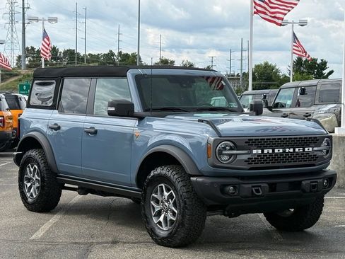 Certified 2025 Ford Bronco Badlands AWD/4WD image 31