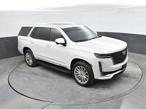 Used 2024 Cadillac Escalade Premium Luxury AWD/4WD image 18