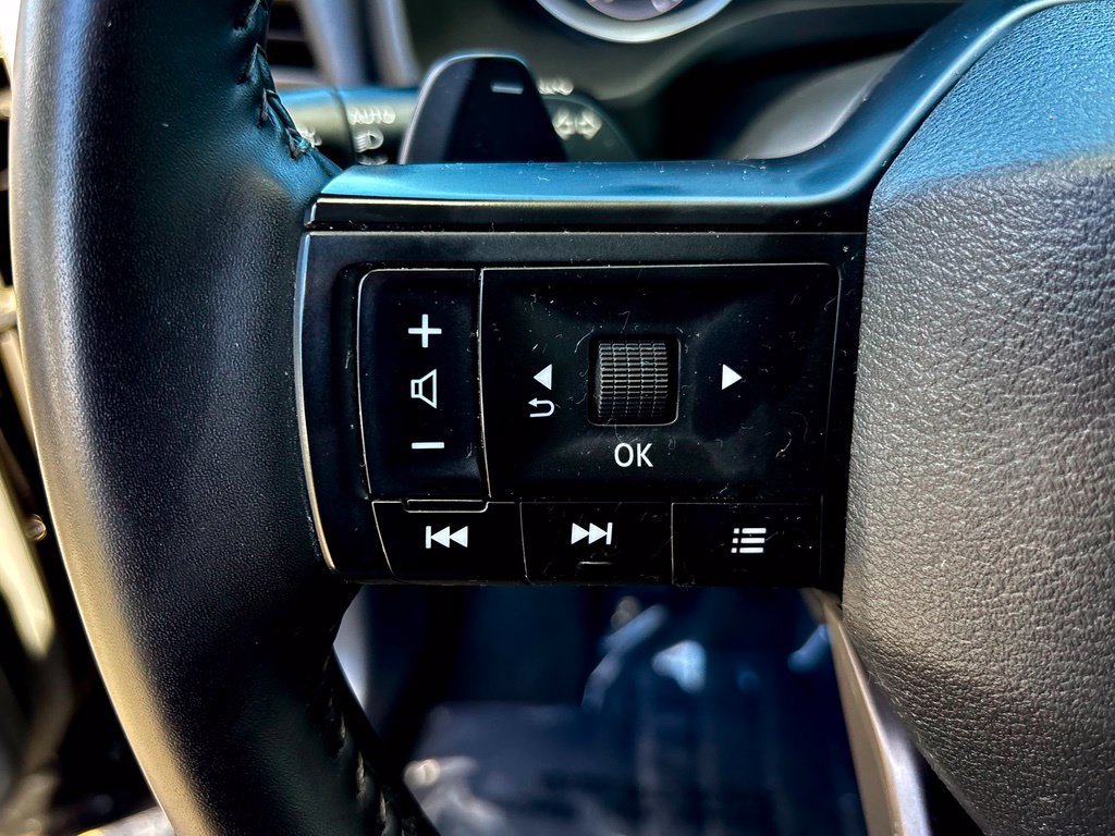 Certified 2026 Nissan Rogue SV FWD image 14