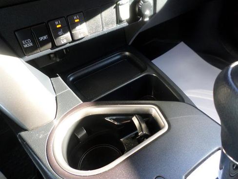 Used 2018 Toyota RAV4 XLE image 26