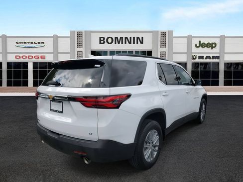 Used 2022 Chevrolet Traverse LT FWD image 3