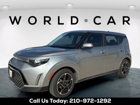 Certified 2025 Kia Soul EX FWD image 11