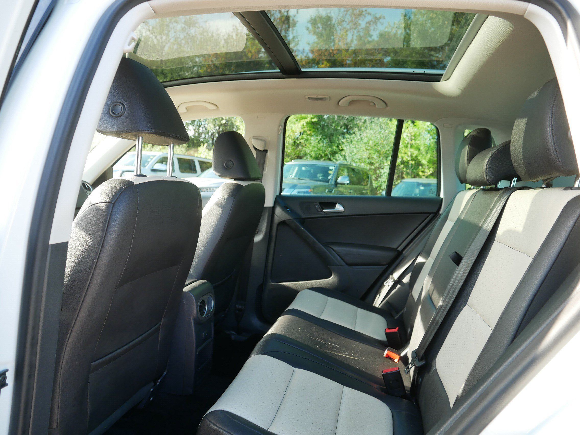 Used 2017 Volkswagen Tiguan Wolfsburg Edition FWD image 36