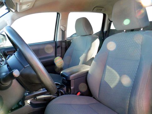 Used 2020 Toyota Tacoma SR image 20