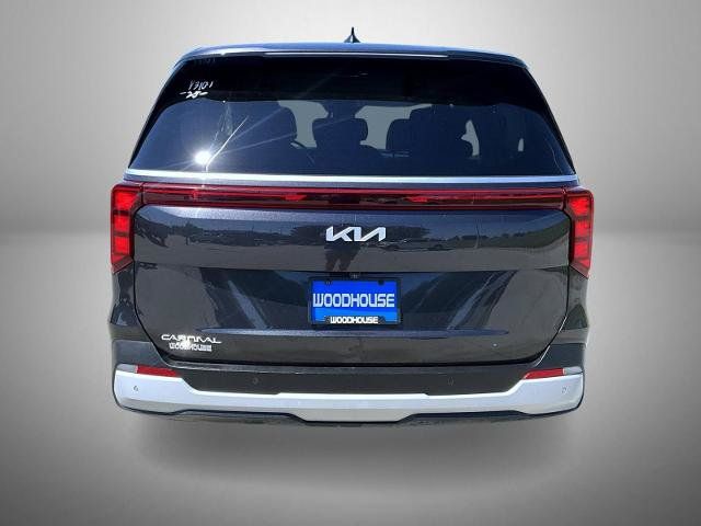 Used 2025 Kia Carnival FWD image 5