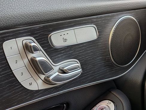 Used 2021 Mercedes-Benz GLC 300 4MATIC image 17