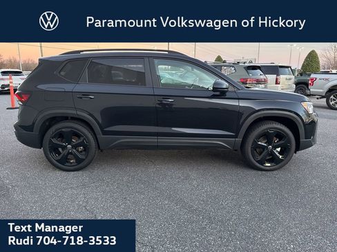 New 2025 Volkswagen Taos SE image 9