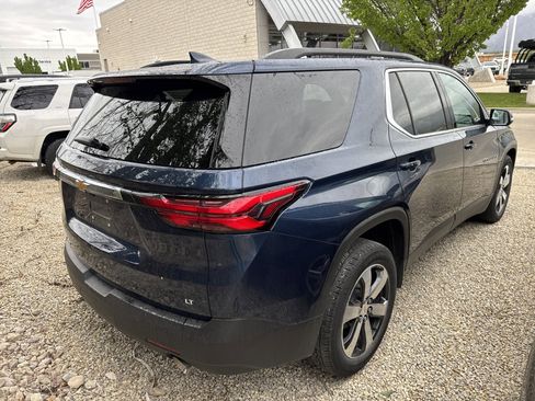 Used 2023 Chevrolet Traverse LT w/ LT Premium Package AWD/4WD image 3