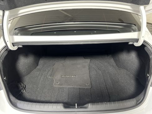 Used 2023 Hyundai Elantra SEL FWD image 24