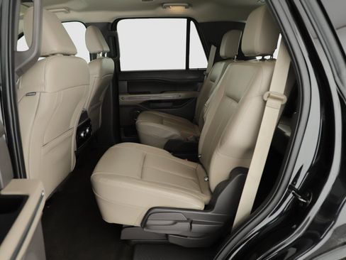 Used 2021 Ford Expedition XLT RWD image 10