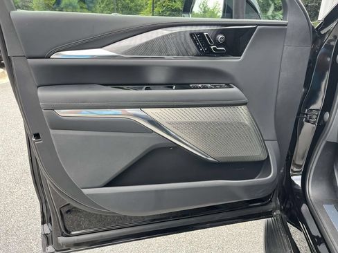 New 2026 Cadillac Escalade IQL Sport 2 w/ LPO, ONYX Package AWD/4WD image 18