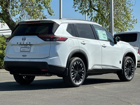 New 2026 Nissan Rogue Dark Armor image 4