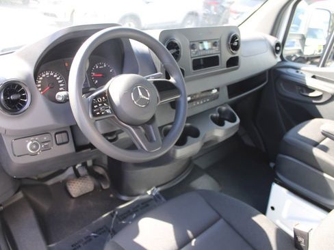 Used 2023 Mercedes-Benz Sprinter 3500 image 22
