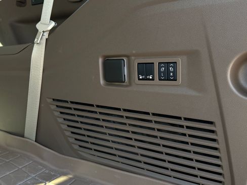 Used 2024 GMC Yukon Denali image 28