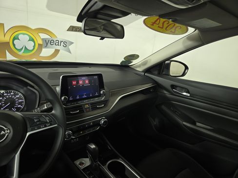 Used 2024 Nissan Altima 2.5 SV FWD image 23