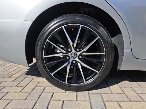 Used 2021 Toyota Camry SE image 19