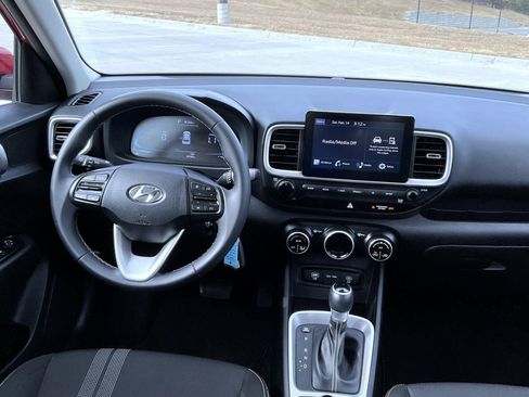 Certified 2023 Hyundai Venue SEL image 14